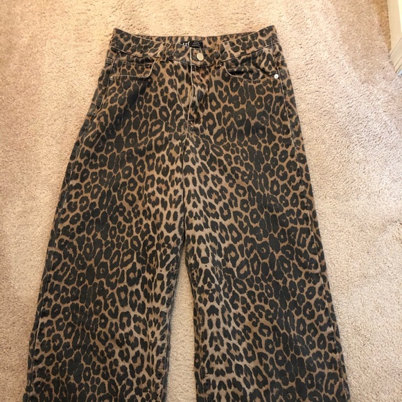 EUC Zara leopard gaucho jeans - Picture 6 of 7